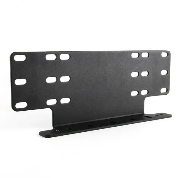 Držiak a podložka pod ŠPZ pre LED rampu je praktickým príslušenstvom umožňujúcim bezpečné a pevné uchytenie LED rampy